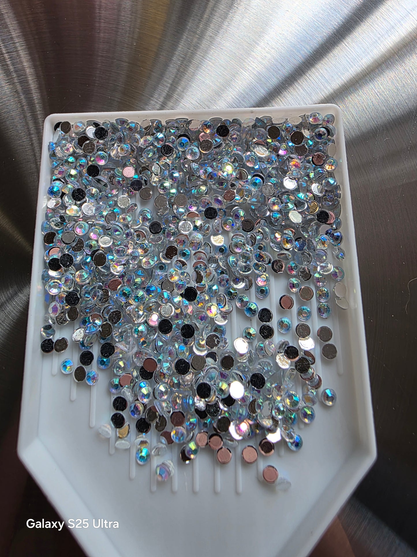 CRYSTAL TOP DIAMOND PAINTING DRILLS / BEADS - ROUND